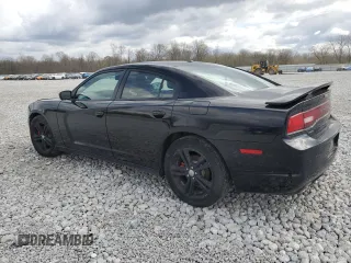 2013 Dodge Charger SXT z VIN 2C3CDXJG2DH615726, wystawiony jako Copart lot #53116535 z przebiegiem 304 919 mil mil oraz Szkoda całkowita • Salvage title. Historia ofert i sprzedaży dostępna na DreamBid. Obrazek 2.