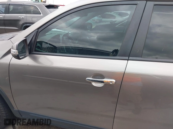 2015 Kia Sorento LX with VIN 5XYKT4A60FG659175, listed as a IAAI auction lot 42133740 with 178,406 mi miles. Bid and sale history available at carsss.com. Image 14.