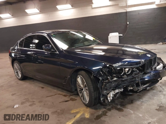 2019 BMW 5 Series 540i xDrive z VIN WBAJE7C53KWW29884, wystawiony jako IAAI lot #42020658 z przebiegiem 68 389 mil mil oraz . Historia ofert i sprzedaży dostępna na DreamBid. Obrazek 1.