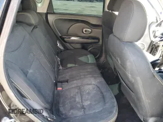 2016 Kia Soul + z VIN KNDJP3A55G7332304, wystawiony jako Copart lot #50193855 z przebiegiem 146 014 mil mil oraz Szkoda całkowita • Salvage title. Historia ofert i sprzedaży dostępna na DreamBid. Obrazek 10.
