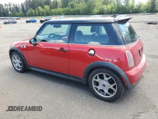 2005 MINI Hardtop S z VIN WMWRE33565TL15602, wystawiony jako Copart lot #58003515 z przebiegiem 134 495 mil mil oraz Szkoda całkowita • Salvage title. Historia ofert i sprzedaży dostępna na DreamBid. Obrazek 2.