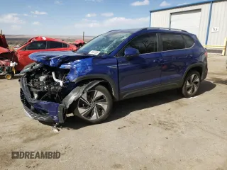 2024 Volkswagen Taos SE z VIN 3VVVX7B22RM088179, wystawiony jako Copart lot #45041895 z przebiegiem 4 457 mil mil oraz Szkoda całkowita • Salvage title. Historia ofert i sprzedaży dostępna na DreamBid. Obrazek 1.