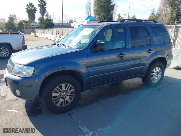 2005 Mercury Mariner Luxury with VIN 4M2CU57135DJ07230, listed as a IAAI auction lot 41461657 with 267,105 mi miles. Bid and sale history available at carsss.com. Image 2.