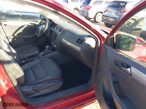 2018 Volkswagen Jetta 1.4T SE with VIN 3VWDB7AJ4JM224590, listed as a IAAI auction lot 41367585 with 140,172 mi miles. Bid and sale history available at carsss.com. Image 5.