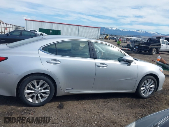 2013 Lexus ES 300h with VIN JTHBW1GG5D2012539, listed as a IAAI auction lot 41893892 with 47,999 mi miles and . Bid and sale history available at DreamBid. Image 13.