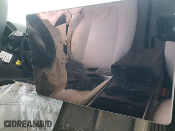 2022 Tesla Model Y Performance z VIN 7SAYGDEF2NF448013, wystawiony jako Copart lot #52323435 z przebiegiem Nie podano mil oraz Nie do naprawy • Non repairable. Historia ofert i sprzedaży dostępna na DreamBid. Obrazek 9.