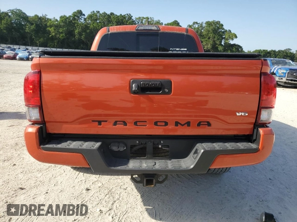 2018 Toyota Tacoma SR5 z VIN 5TFAZ5CN8JX055321, wystawiony jako Copart lot #60101445 z przebiegiem 111 153 mil mil oraz Szkoda całkowita • Salvage title. Historia ofert i sprzedaży dostępna na DreamBid. Obrazek 6.