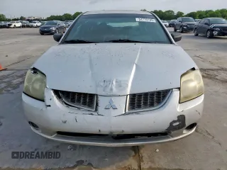 2005 Mitsubishi Galant ES z VIN 4A3AB36F35E052578, wystawiony jako Copart lot #54779195 z przebiegiem 333 528 mil mil oraz Szkoda całkowita • Salvage title. Historia ofert i sprzedaży dostępna na DreamBid. Obrazek 5.