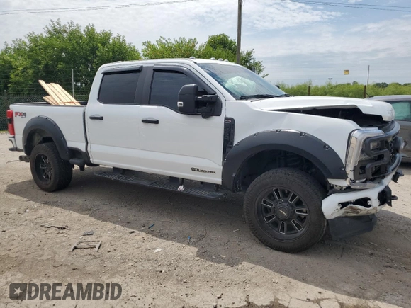 2023 Ford F-250 XL with VIN 1FT8W2BTXPEC34552, listed as a Copart auction lot 65428444 with 39,595 mi miles and Salvage title. Bid and sale history available at DreamBid. Image 4.