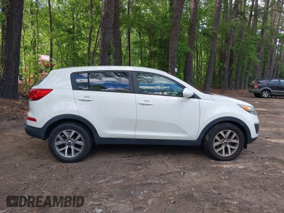 2016 Kia Sportage LX with VIN KNDPB3AC7G7819625, listed as a IAAI auction lot 42214385 with 141,339 mi miles. Bid and sale history available at carsss.com. Image 13.