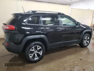 2017 Jeep Cherokee Trailhawk with VIN 1C4PJMBS8HW545440, listed as a Copart auction lot 61485375 with 202,369 mi miles and Clean title. Bid and sale history available at DreamBid. Image 3.
