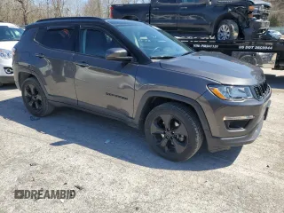 2019 Jeep Compass Altitude z VIN 3C4NJDBB7KT652855, wystawiony jako Copart lot #53485835 z przebiegiem 43 844 mil mil oraz Szkoda całkowita • Salvage title. Historia ofert i sprzedaży dostępna na DreamBid. Obrazek 4.
