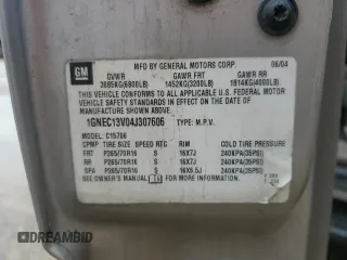 2004 Chevrolet Tahoe LS z VIN 1GNEC13V04J307606, wystawiony jako Copart lot #51999585 z przebiegiem 262 220 mil mil oraz Szkoda całkowita • Salvage title. Historia ofert i sprzedaży dostępna na DreamBid. Obrazek 13.