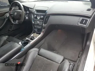 2013 Cadillac CTS-V z VIN 1G6DV1EP1D0133132, wystawiony jako Copart lot #85289884 z przebiegiem 37 093 mil mil oraz Szkody całkowita. Historia ofert i sprzedaży dostępna na DreamBid. Obrazek 8.