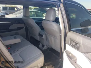 2018 Toyota Highlander LE with VIN 5TDZZRFH5JS266501, listed as a IAAI auction lot 41209838 with 99,340 mi miles and . Bid and sale history available at DreamBid. Image 8.