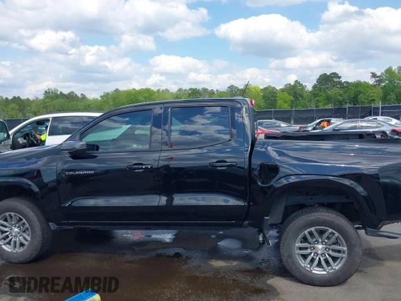 2024 Chevrolet Colorado 2WD LT z VIN 1GCPSCEK1R1210800, wystawiony jako IAAI lot #41999697 z przebiegiem 6 124 mil mil oraz . Historia ofert i sprzedaży dostępna na DreamBid. Obrazek 15.