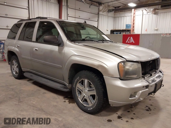 2007 Chevrolet TrailBlazer LS with VIN 1GNDT13S072267270, listed as a IAAI auction lot 41913360 with 152,678 mi miles. Bid and sale history available at carsss.com. Image 1.