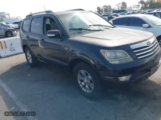 2009 Kia Borrego LX with VIN KNDJJ741095039023, listed as a IAAI auction lot 41696562 with 239,921 mi miles. Bid and sale history available at carsss.com. Image 1.