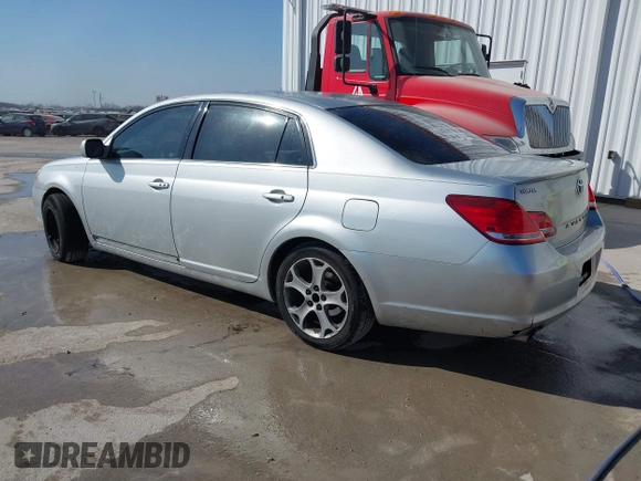 2007 Toyota Avalon XL with VIN 4T1BK36BX7U170894, listed as a IAAI auction lot 41778952 with 161,117 mi miles. Bid and sale history available at carsss.com. Image 3.