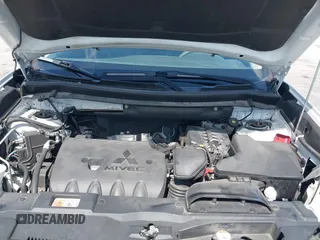 2020 Mitsubishi Outlander ES z VIN JA4AD2A30LZ034060, wystawiony jako IAAI lot #42207169 z przebiegiem 91 049 mil mil oraz . Historia ofert i sprzedaży dostępna na DreamBid. Obrazek 10.
