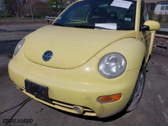 2001 Volkswagen New Beetle GLS with VIN 3VWCB21C01M446348, listed as a IAAI auction lot 41872595 with NaN miles. Bid and sale history available at carsss.com. Image 6.