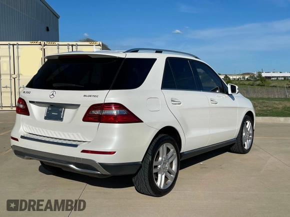 2015 Mercedes-Benz M with VIN 4JGDA0EB1FA506184, listed as a Copart auction lot 55699125 with 139,438 mi miles and Clean Title. Bid and sale history available at carsss.com. Image 4.