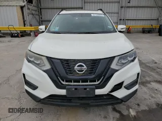 2017 Nissan Rogue SV z VIN 5N1AT2MT8HC772487, wystawiony jako Copart lot #51143535 z przebiegiem 149 637 mil mil oraz Szkody całkowita. Historia ofert i sprzedaży dostępna na DreamBid. Obrazek 5.
