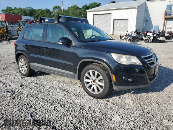 2010 Volkswagen Tiguan S z VIN WVGBV7AX3AW516605, wystawiony jako Copart lot #64825855 z przebiegiem 116 833 mil mil oraz Czysty tytuł • Clean title. Historia ofert i sprzedaży dostępna na DreamBid. Obrazek 4.