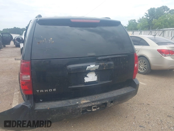 2007 Chevrolet Tahoe LT z VIN 1GNFK13097R132998, wystawiony jako IAAI lot #42257393 z przebiegiem 288 126 mil mil oraz . Historia ofert i sprzedaży dostępna na DreamBid. Obrazek 15.