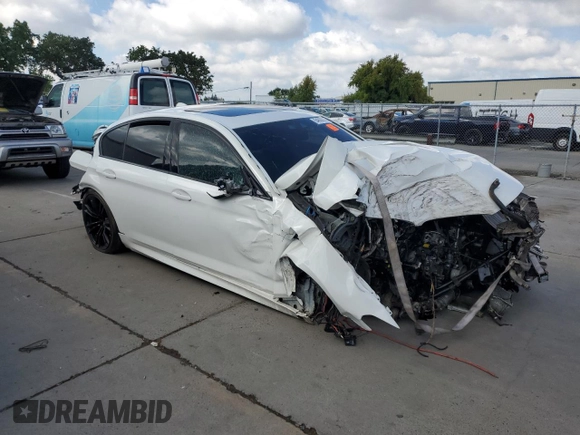 2019 BMW M5 z VIN WBSJF0C50KB448040, wystawiony jako Copart lot #54800055 z przebiegiem Nie podano mil oraz Czysty tytuł • Clean title. Historia ofert i sprzedaży dostępna na DreamBid. Obrazek 4.