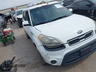 2012 Kia Soul with VIN KNDJT2A58C7357357, listed as a IAAI auction lot 41696242 with 222,593 mi miles. Bid and sale history available at carsss.com. Image 1.
