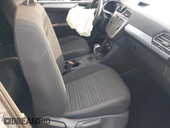 2024 Volkswagen Tiguan S with VIN 3VVRB7AX2RM185718, listed as a IAAI auction lot 42303387 with 30,761 mi miles and . Bid and sale history available at DreamBid. Image 5.