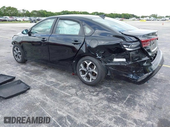 2019 Kia Forte LXS z VIN 3KPF24AD7KE064236, wystawiony jako IAAI lot #42632473 z przebiegiem 108 770 mil mil oraz . Historia ofert i sprzedaży dostępna na DreamBid. Obrazek 3.