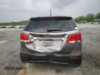 2012 Kia Sorento EX z VIN 5XYKU4A68CG209833, wystawiony jako Copart lot #53942035 z przebiegiem 216 199 mil mil oraz Szkoda całkowita • Salvage title. Historia ofert i sprzedaży dostępna na DreamBid. Obrazek 6.