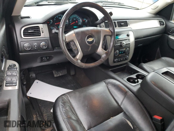 2014 Chevrolet Silverado 3500HD LTZ z VIN 1GC4K1C81EF128528, wystawiony jako Copart lot #86098474 z przebiegiem 179 717 mil mil oraz Szkoda całkowita • Salvage title. Historia ofert i sprzedaży dostępna na DreamBid. Obrazek 8.