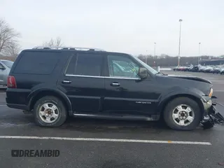 2005 Lincoln Navigator Luxury with VIN 5LMFU28535LJ11344, listed as a IAAI auction lot 41469627 with 177,036 mi miles. Bid and sale history available at carsss.com. Image 13.