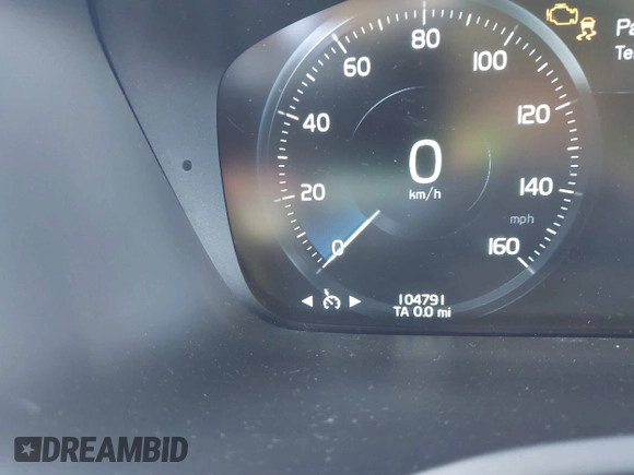 2016 Volvo XC90 T6 Momentum with VIN YV4A22PK1G1074286, listed as a IAAI auction lot 42202492 with 104,791 mi miles and . Bid and sale history available at DreamBid. Image 15.