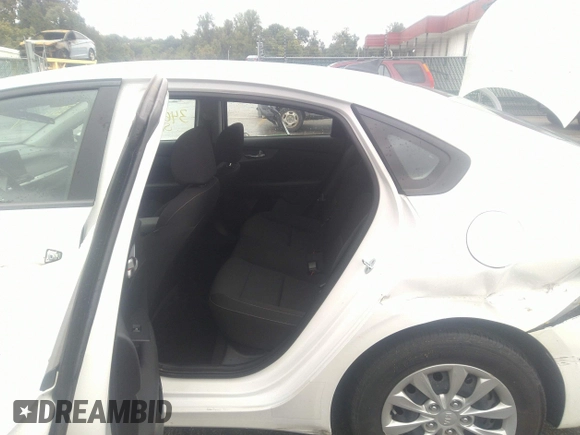 2021 Kia Forte LXS z VIN 3KPF24AD1ME353552, wystawiony jako IAAI lot #34636375 z przebiegiem 15 570 mil mil oraz . Historia ofert i sprzedaży dostępna na DreamBid. Obrazek 8.