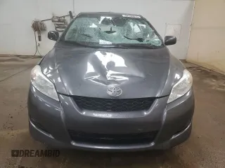 2011 Toyota Matrix z VIN 2T1KU4EE9BC680160, wystawiony jako Copart lot #50190875 z przebiegiem 115 747 mil mil oraz Czysty tytuł • Clean title. Historia ofert i sprzedaży dostępna na DreamBid. Obrazek 5.