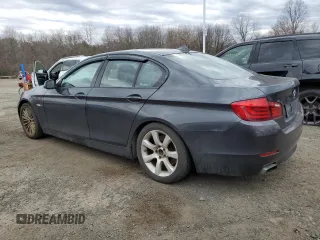 2011 BMW 5 Series 550i z VIN WBAFR9C58BC757285, wystawiony jako Copart lot #49104645 z przebiegiem 137 217 mil mil oraz Czysty tytuł • Clean title. Historia ofert i sprzedaży dostępna na DreamBid. Obrazek 2.
