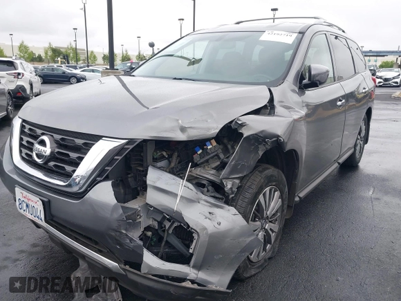 2018 Nissan Pathfinder S z VIN 5N1DR2MN2JC621860, wystawiony jako IAAI lot #42192719 z przebiegiem 52 762 mil mil oraz . Historia ofert i sprzedaży dostępna na DreamBid. Obrazek 18.