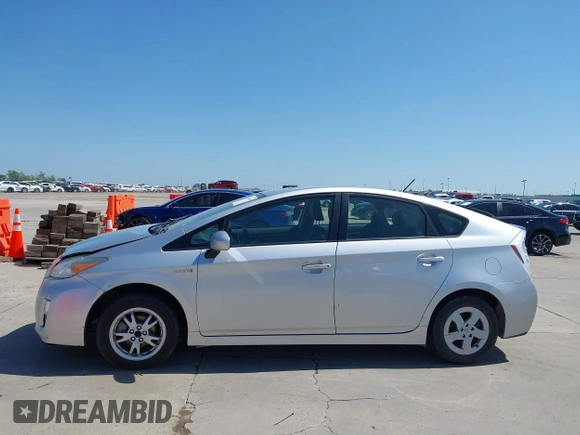2011 Toyota Prius I z VIN JTDKN3DU1B1468812, wystawiony jako IAAI lot #41992949 z przebiegiem 229 946 mil mil oraz . Historia ofert i sprzedaży dostępna na DreamBid. Obrazek 15.