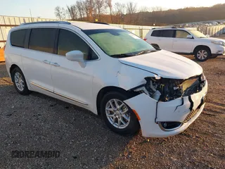 2020 Chrysler Pacifica Touring L z VIN 2C4RC1BG8LR111548, wystawiony jako IAAI lot #41076493 z przebiegiem 193 089 mil mil oraz . Historia ofert i sprzedaży dostępna na DreamBid. Obrazek 1.