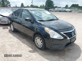 2017 Nissan Versa SV z VIN 3N1CN7AP5HL864501, wystawiony jako IAAI lot #42052963 z przebiegiem 77 502 mil mil oraz . Historia ofert i sprzedaży dostępna na DreamBid. Obrazek 1.