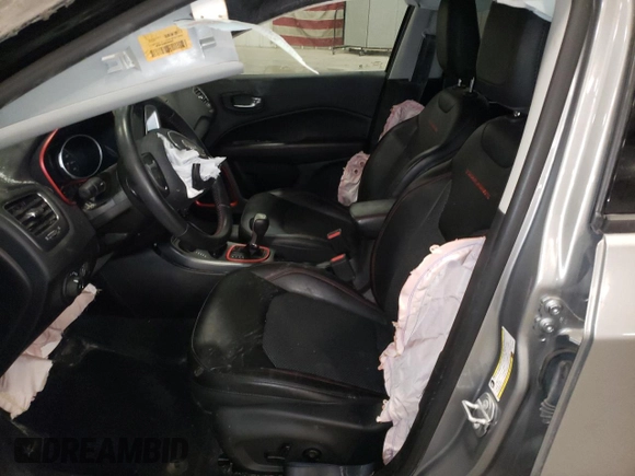 2019 Jeep Compass Trailhawk z VIN 3C4NJDDB2KT772222, wystawiony jako Copart lot #51116265 z przebiegiem 39 384 mil mil oraz Szkoda całkowita • Salvage title. Historia ofert i sprzedaży dostępna na DreamBid. Obrazek 7.