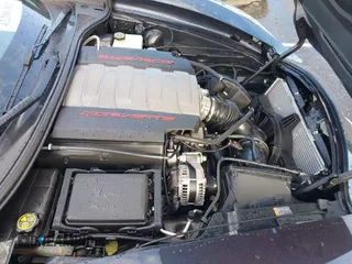 2015 Chevrolet Corvette 1LT z VIN 1G1YB2D74F5103152, wystawiony jako IAAI lot #42206302 z przebiegiem 50 260 mil mil oraz . Historia ofert i sprzedaży dostępna na DreamBid. Obrazek 17.