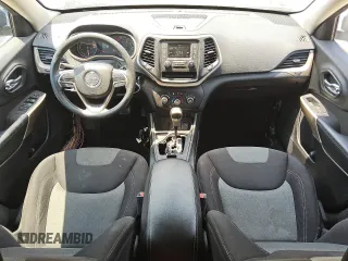 2018 Jeep Cherokee Latitude with VIN 1C4PJLCB7JD604911, listed as a Copart auction lot 60128925 with 132,842 mi miles and Clean title. Bid and sale history available at DreamBid. Image 8.