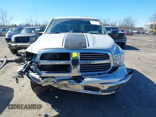 2018 Ram 1500 Big Horn z VIN 1C6RR7GG6JS310482, wystawiony jako IAAI lot #41779744 z przebiegiem 74 548 mil mil oraz . Historia ofert i sprzedaży dostępna na DreamBid. Obrazek 13.