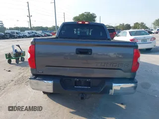 2017 Toyota Tundra Limited z VIN 5TFBW5F17HX612817, wystawiony jako IAAI lot #36970939 z przebiegiem 164 634 mil mil oraz . Historia ofert i sprzedaży dostępna na DreamBid. Obrazek 16.
