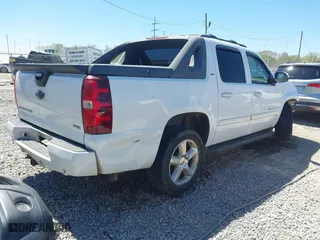 2009 Chevrolet Avalanche LT w/2LT with VIN 3GNEC22029G165263, listed as a IAAI auction lot 41812096 with 206,530 mi miles. Bid and sale history available at carsss.com. Image 4.